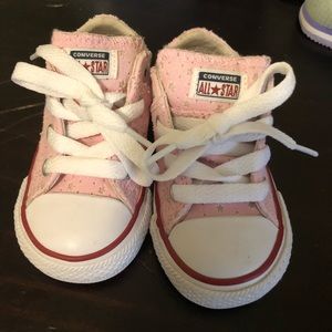 Pink star converse